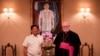 Đức Tổng Giám mục Paul Richard Gallagher, Bộ trưởng Ngoại giao Vatican, phải, kêu gọi giải quyết xung đột một cách hòa bình, nhấn mạnh các khu vực như Biển Đông, trong cuộc họp với Tổng thống Philippines Ferdinand Marcos, ngày 2/7/2024, tại Manilla. 