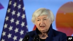 Bộ trưởng Tài chính Hoa Kỳ Janet Yellen phát biểu trong cuộc họp báo tại hội nghị tài chính G-20 ở ngoại ô thành phố Bengaluru, Ấn Độ, ngày 23 tháng 2 năm 2023.