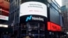 Poster của sàn giao dịch Nasdaq ở New York, Mỹ.