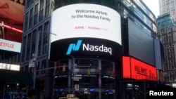 Poster của sàn giao dịch Nasdaq ở New York, Mỹ.