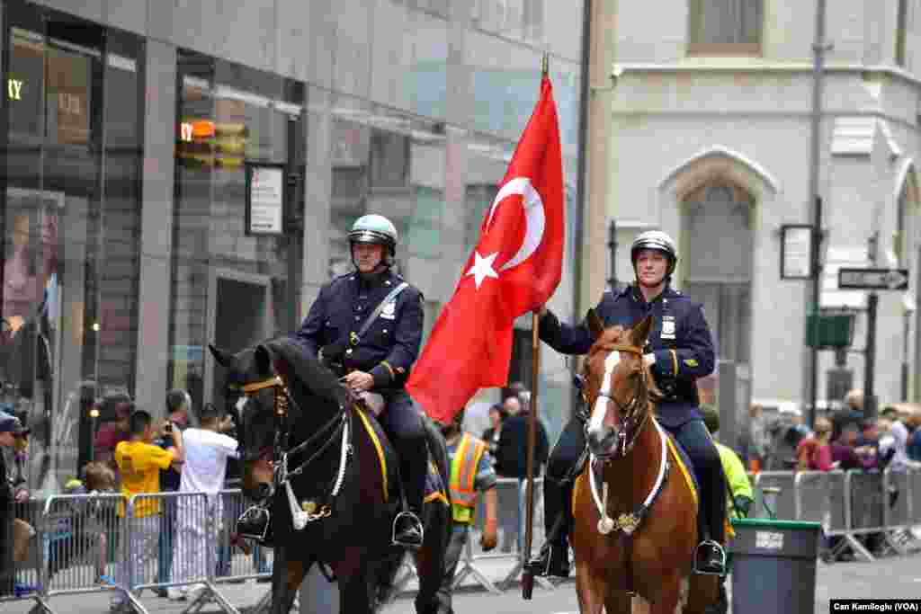 New York'ta Türk Günü Yürüyüşü (21 Mayıs 2016, Cumartesi)