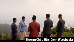 Các thành viên Báo Sạch khi còn tự do.